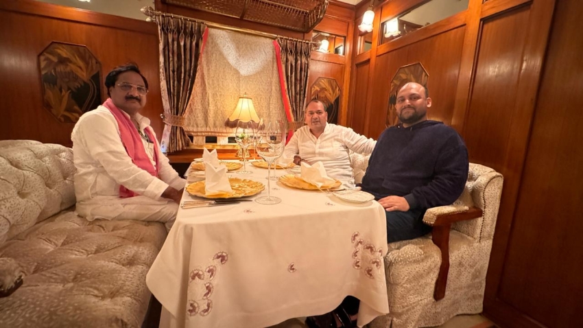 Shri Nitin Tiwari(Chairman of Aarav Group) along with his cousin Shri Santosh Pandey(Ex MLA, Lambhua), and Shri Rambhual Nishad(Member of Parliament from Sultanpur UP), were seen revering eloquent thoughts of incorporating the ideologies over a dine, which included "Nav-Nirman of Bharat."