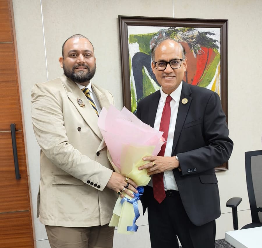 Gallery 111 Shri Nitin TiwariChairman of Aarav Group engages in a productive meeting with shri Ashwani TewariMD IT SBI